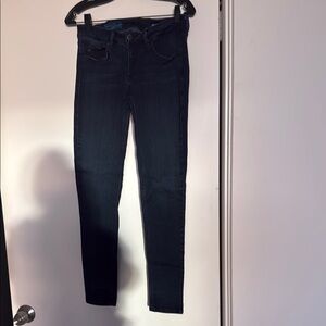 Black Skinny Jeans with Sleek Tapered Fit